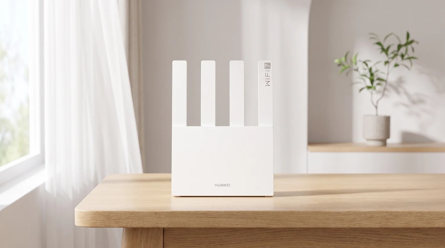 O router Wi-Fi 7 branco da Huawei, com quatro antenas, pousado sobre uma mesa de madeira num ambiente minimalista e luminoso.