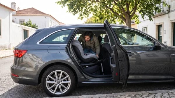 Cadeira auto segura: testes ADAC, Plus Test e R129